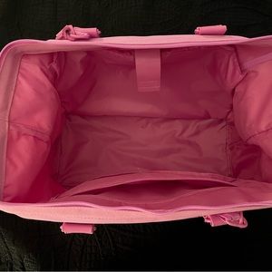 BÈIS MINI WEEKENDER IN BERRY